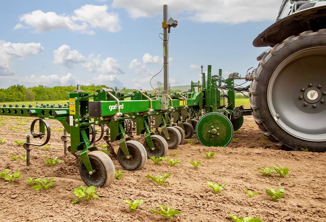 Garford Interrow Seitenansicht auf dem Feld