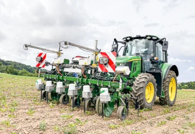 garford-robocrop-ai-inrow-einzelpflanzen-hacke-zuckerrüben